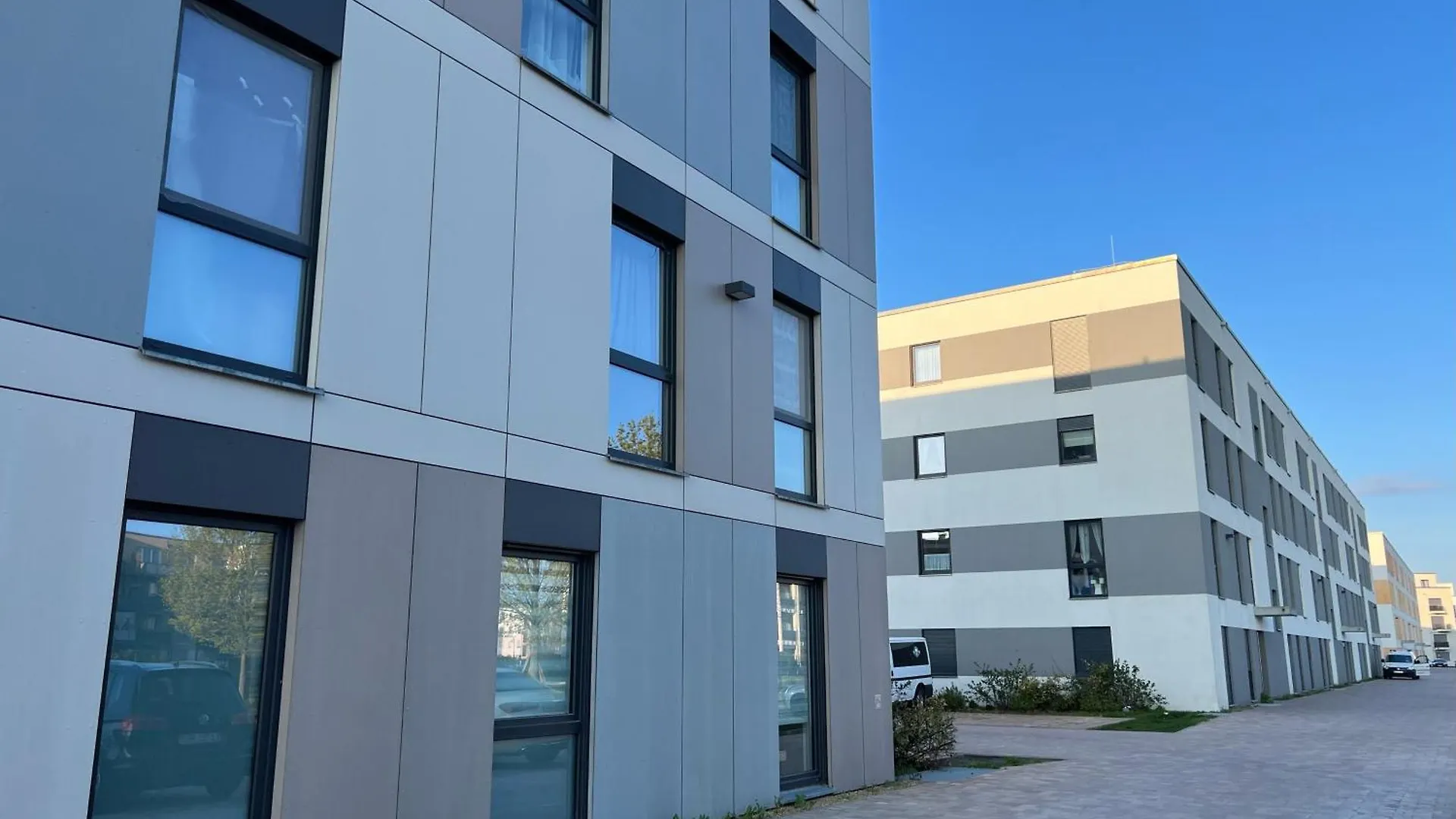 Aviator Apartment Am Airport Berlin Flughafen Ber Schonefeld Fahrstuhl Kuche