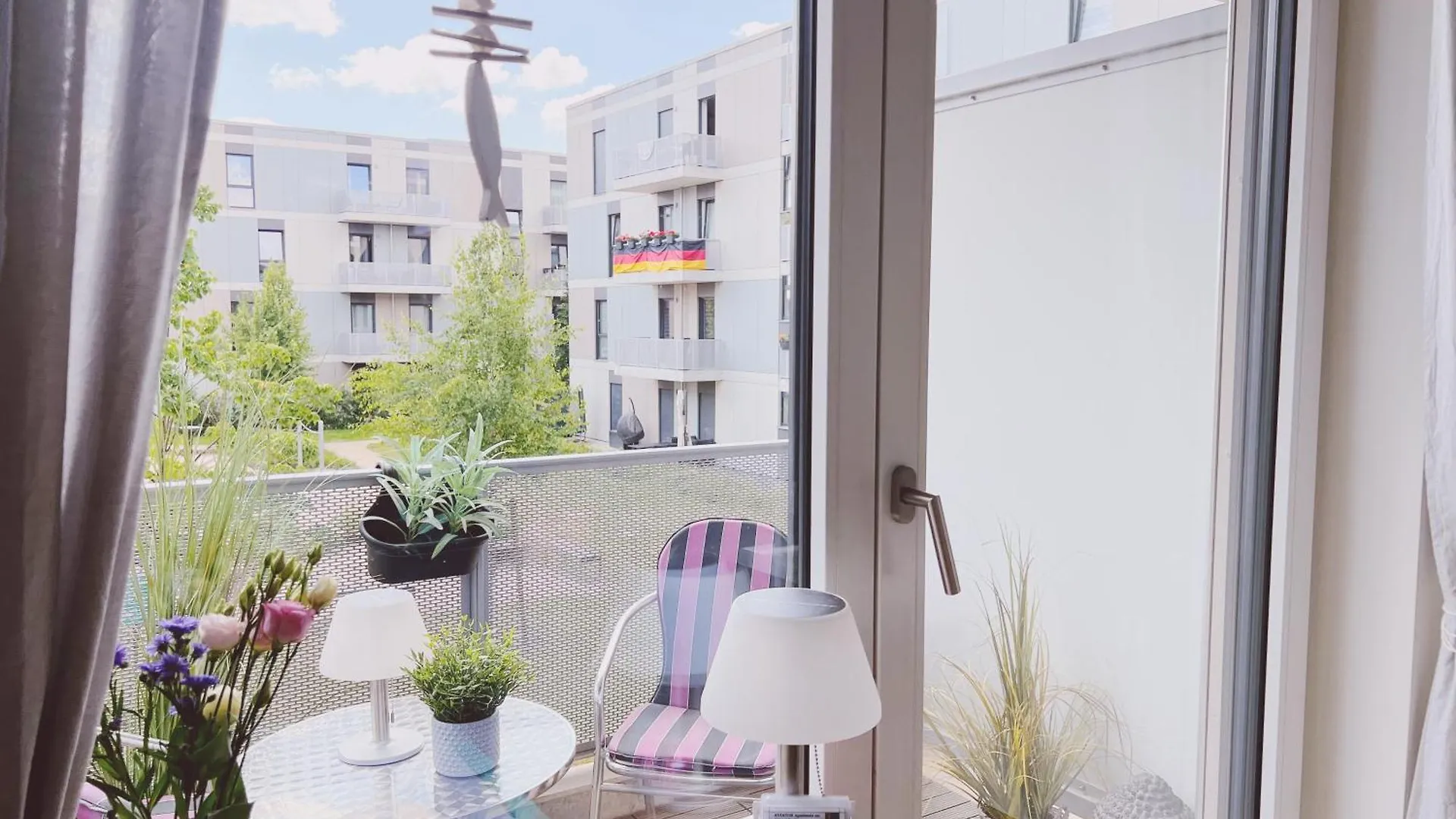 Aviator Apartment Am Airport Berlin Flughafen Ber Schonefeld Fahrstuhl Kuche